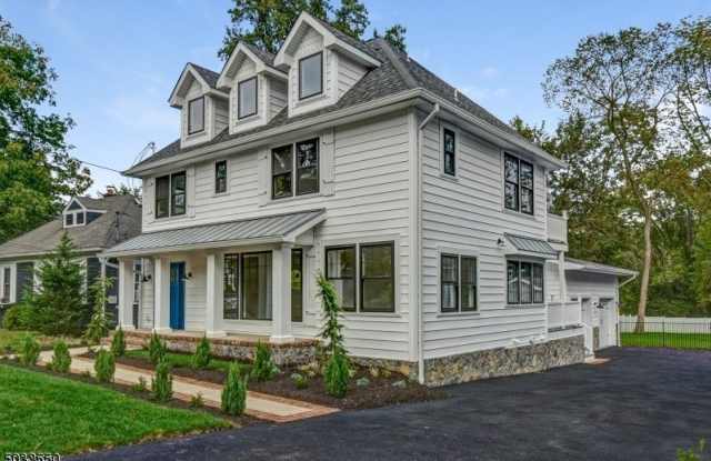 651 Grove St photos photos