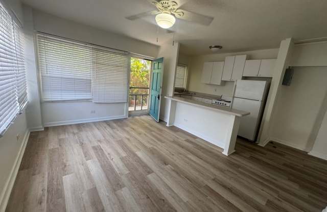 $1,625 Newly renovated 1-bed/1-bath in Commodore Waikiki in Ala Moana area Gallery 1