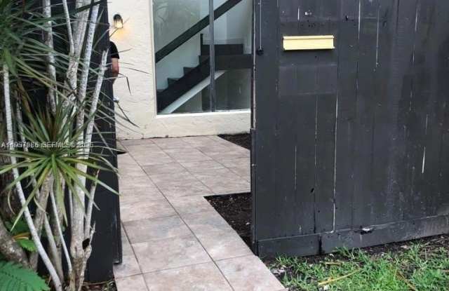 11220 SW 67th Ter photos photos