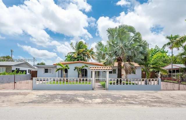 11950 SW 182nd Ter Gallery 1