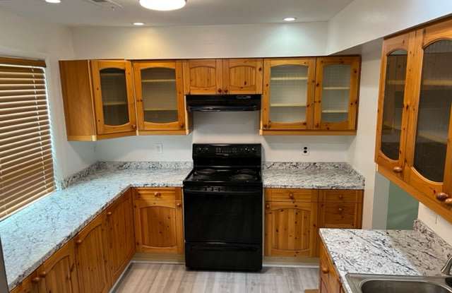 1613 Kenwood Avenue photos photos