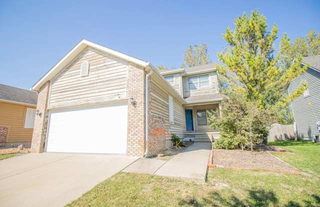 LARGE TOWNHOME CLOSE TO CAMPUS - LOTS OF SPACE! photos photos