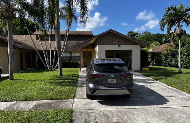 12449 Guilford Way photos photos