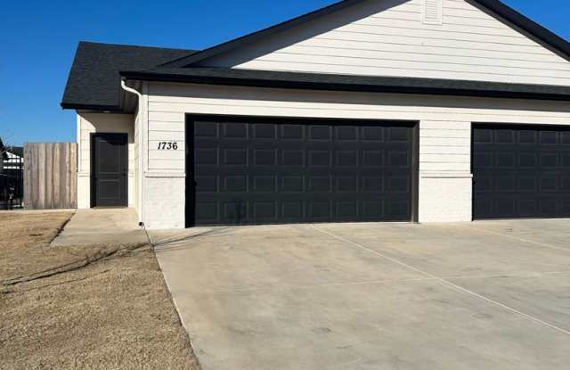 3 Bedroom Duplex -Decarsky Park , Derby photos photos