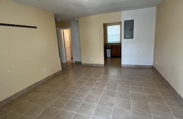 1282 W 5TH ST - 1282 5th St W, Jacksonville, FL 32209