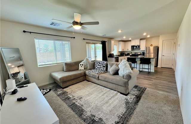 1635 Cowboy Path Avenue photos photos