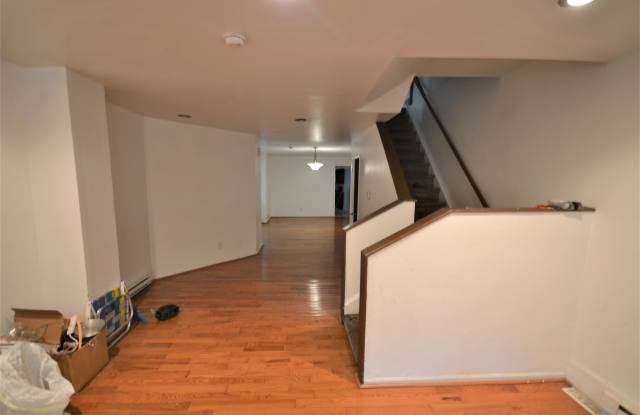 5215 Chester Avenue Gallery 2