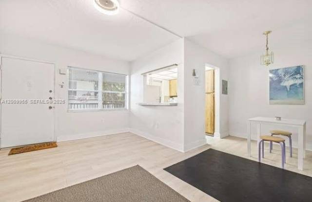9140 Collins Ave photos photos