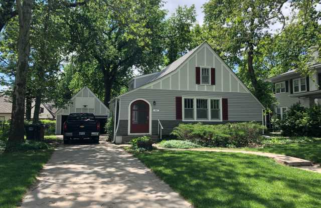 Beautiful 3 bedroom in Hyde Park neighborhood photos photos