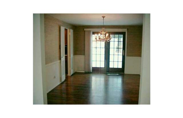 1297 OLD MEADOW ROAD Gallery 3