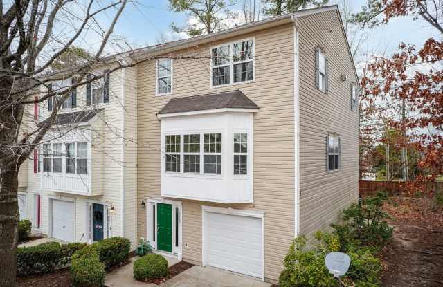 Beautiful Townhouse w/ 1st Floor Bedroom - 5207 Sandy Banks Road, Raleigh, NC 27616