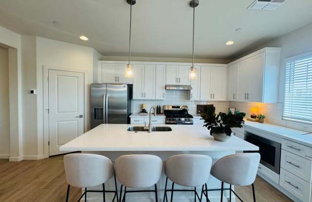 Newly Built Home, Pet Friendly, Upgraded Lifestyle - Now Available! Gallery 4