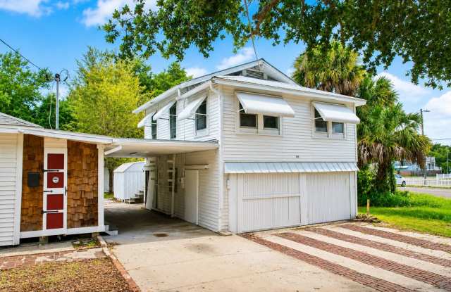 3 Bed - 2 Bath - Fenced Yard Gallery 3