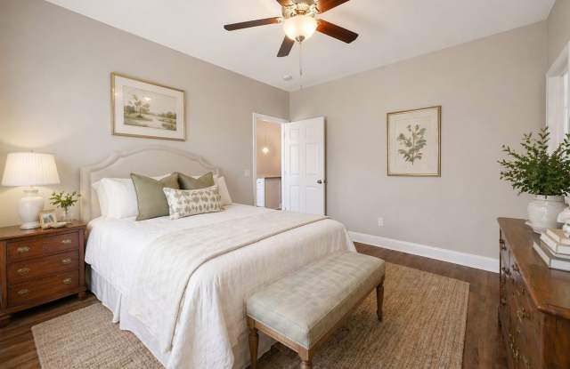 121 Waybill Circle Gallery 2