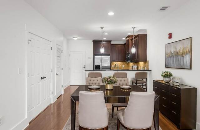2360 Logan Circle NE Gallery 4