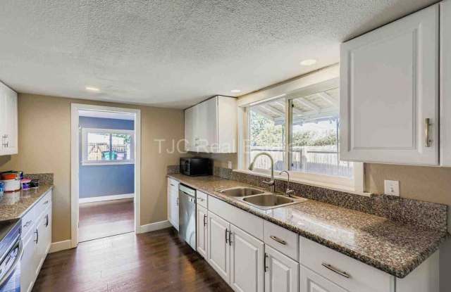 MOVE IN SPECIAL - 1253 Uinta Street, Denver, CO 80220