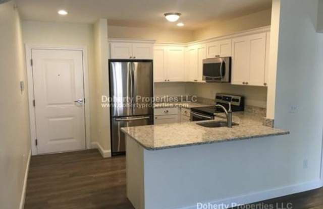 41 Saunders Street - 41 Saunders Street, Essex County, MA 01845