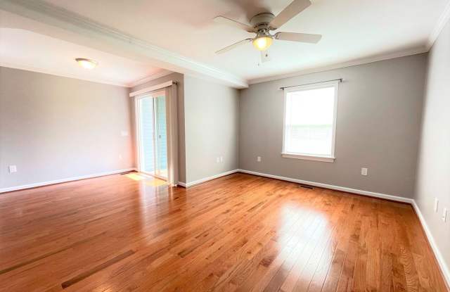 Maple Lane Duplex with 2 Primary Suites! Gallery 3