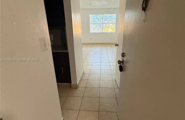 1305 W 53rd St photos photos 1305 W 53rd St photos photos