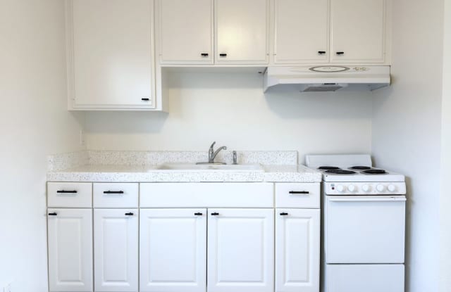 Remodeled Studio West of Coast Hwy! Gallery 4