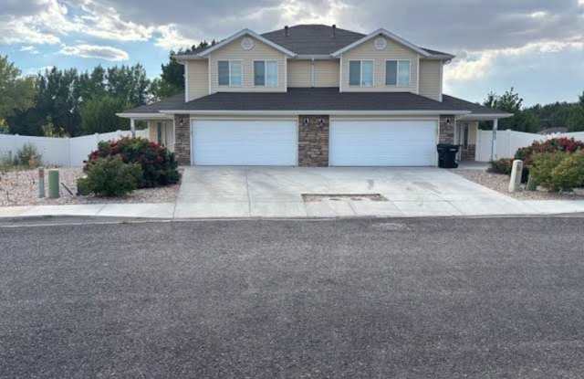 Move-In Discount!!  3 Bedroom 2.5 - Twin Home in Gemini Meadows Gallery 3