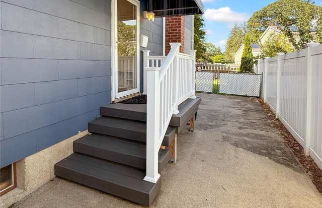 125 Glen Road Gallery 1