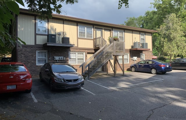 349 Kelly Street - 349 North Kelly Street, Statesville, NC 28677