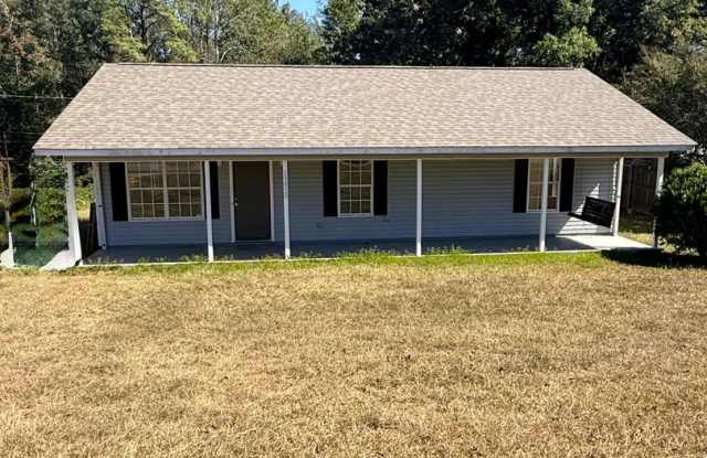 Renovated 3 bedroom 2 bath house Gallery 1