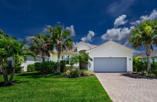EXECUTIVE WATERFRONT POOL HOME IN GATED COMMUNITY photos photos