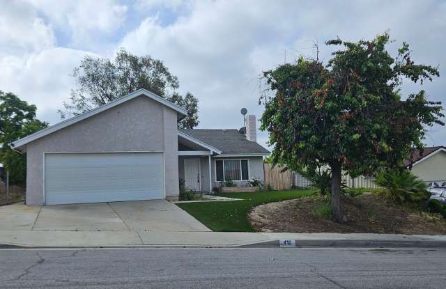 3 bed 2 bath house + Den photos photos