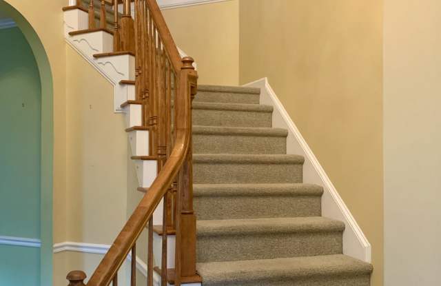 8513 Kennestone Lane Gallery 2