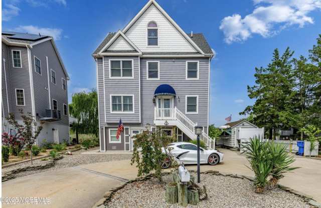 296 Alabama Avenue Gallery 4