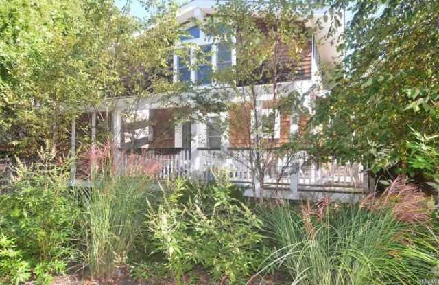207 Wilmot Road photos photos