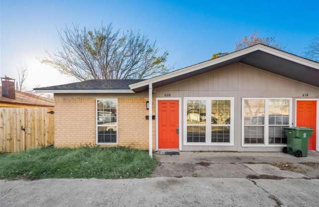 608 N Oak Street - 608 North Oak Street, Arlington, TX 76011