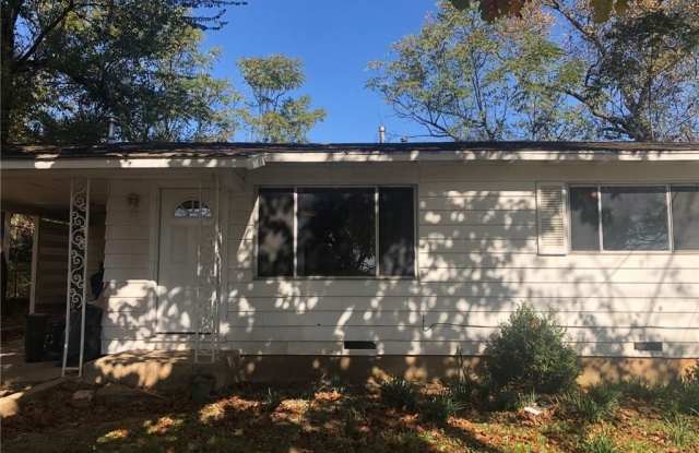 1109 W Bullock Street - 1109 Bullock Street, Denison, TX 75020