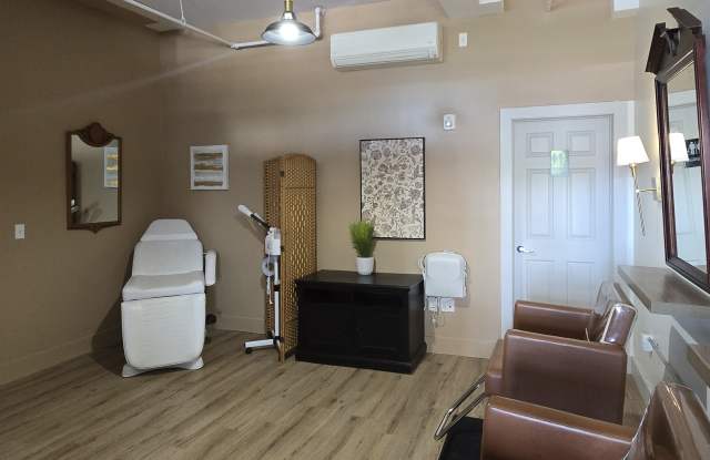 564 Main Street Com photos photos