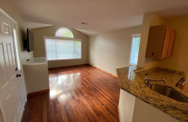 7305 Brittany Lane #64 - 7305 Brittany Lane, Inver Grove Heights, MN 55076