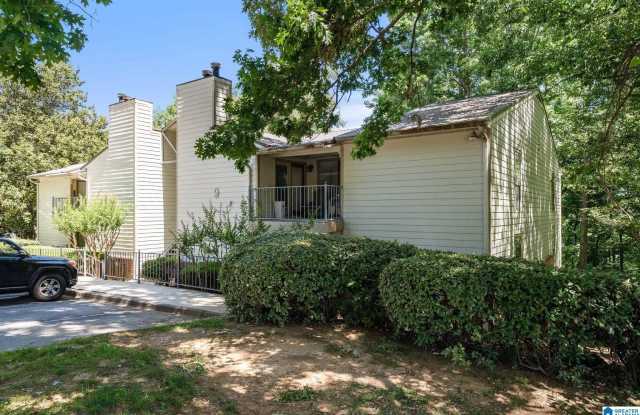 902 GABLES DRIVE Gallery 2