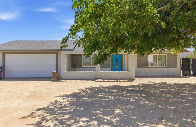 Newly Remodeled 3 bedroom 2 bathroom Home!! Gallery 3