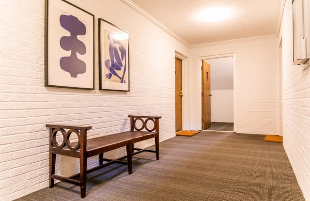 Bedford House Gallery 4