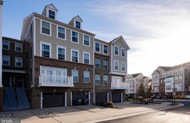 42183 SHORECREST Terrace Gallery 4