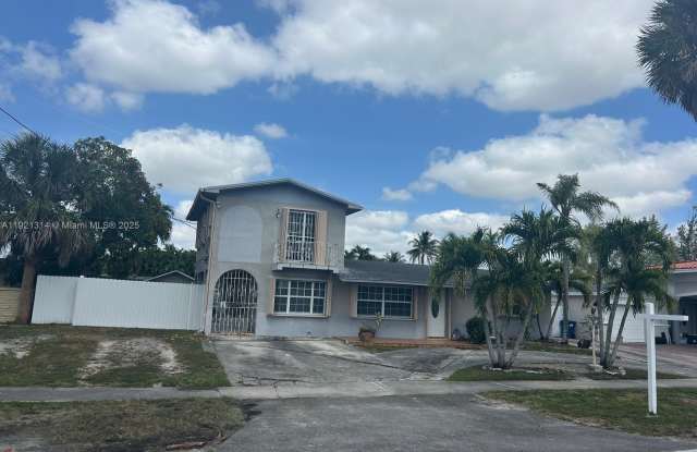 17045 NW 78th Ave photos photos