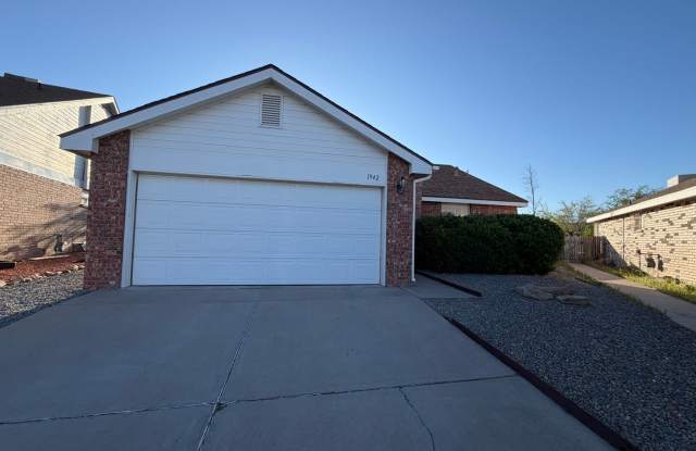 3 Bedroom Single Story Home Available Near Unser Blvd NW & Ladera Dr NW! photos photos 3 Bedroom Single Story Home Available Near Unser Blvd NW & Ladera Dr NW! photos photos