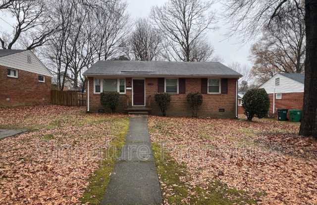 208 North Cedar Avenue - 208 North Cedar Avenue, Highland Springs, VA 23075