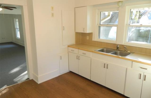 110 W Mulberry Street - 110 West Mulberry Street, Leonard, TX 75452