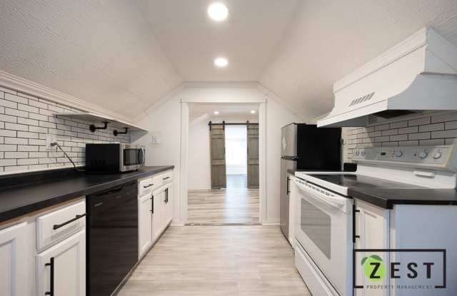 20830 Westview Ave photos photos