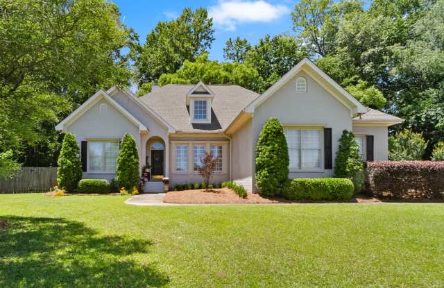 Beautiful 5 Bed 3.5 Bath Home! Available Now! Book Your Tour Today! photos photos