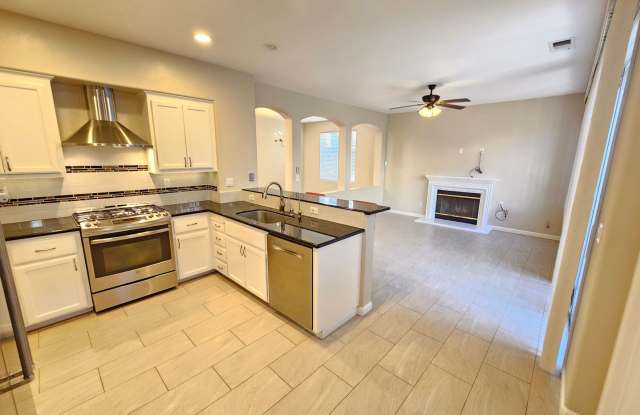 Charming 4 Bed 3 Bath Townhome near Santana Row Available Now!! photos photos