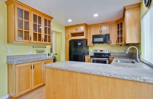 Beautiful 4 Bed 2.5 Bath Town Home in Fremont Northgate Area ! - 34183 Aberdeen Terrace, Fremont, CA 94555