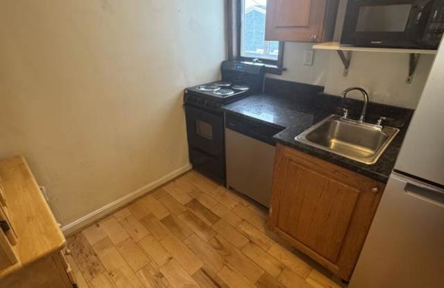 478 East 7th photos photos